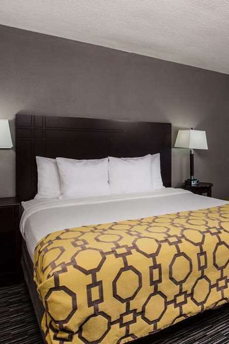 Hotel Baymont IS Madison West photo 2