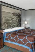 Hotel Super 8 by Wyndham Duluth photo 1