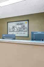 Hotel Super 8 by Wyndham Duluth photo 5