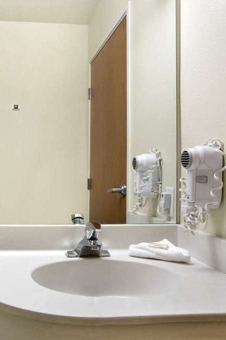 Hotel Microtel Inn & Suites by Wyndham Bozeman photo 3