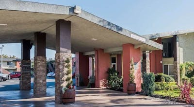 Days Inn & Suites by Wyndham Lodi