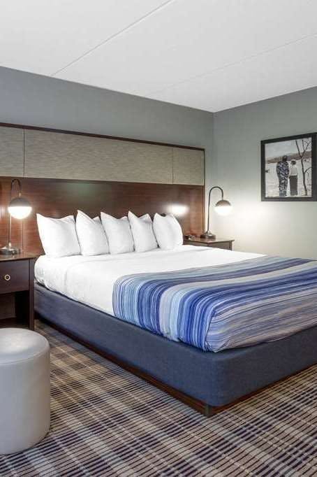 Hotel AmericInn by Wyndham Madison South photo 2