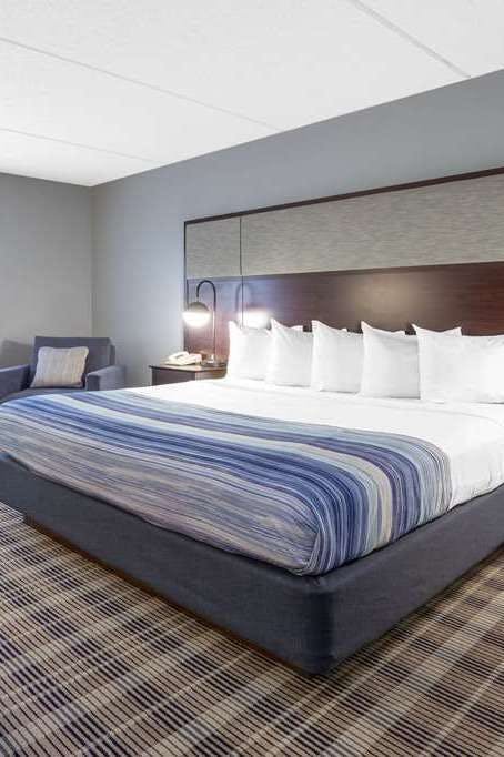 Hotel AmericInn by Wyndham Madison South photo 1