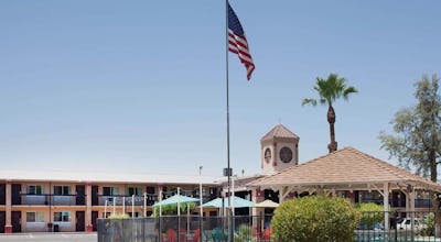 Howard Johnson by Wyndham Yuma