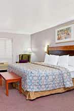 Hotel Days Inn by Wyndham West Covina photo 2