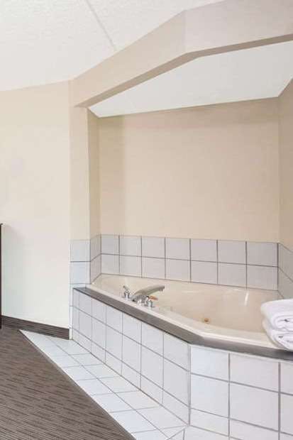 Hotel AmericInn Green Bay West photo 4