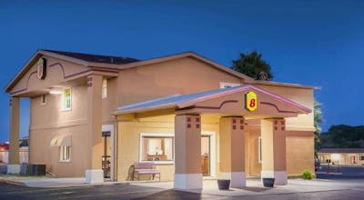 Super 8 by Wyndham Temple S. General Bruce