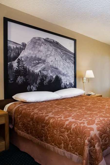 Hotel Super 8 by Wyndham Lindsay Olive Tree photo 2