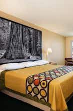 Hotel Super 8 by Wyndham Lindsay Olive Tree photo 1