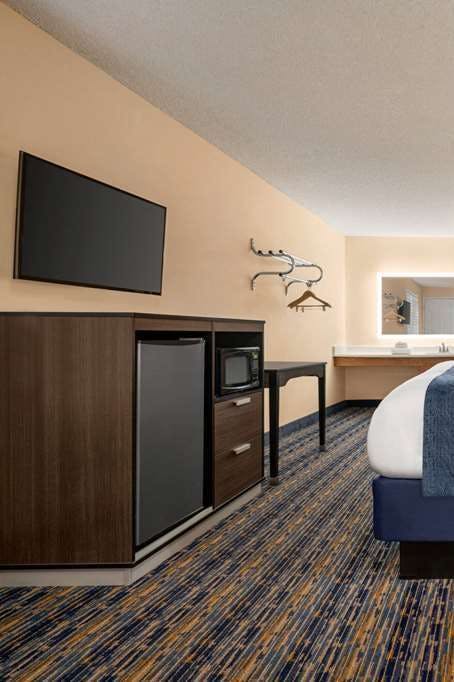 Hotel Super 8 by Wyndham Lindsay Olive Tree photo 5