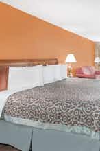 Hotel Days Inn by Wyndham Orangeburg South photo 2