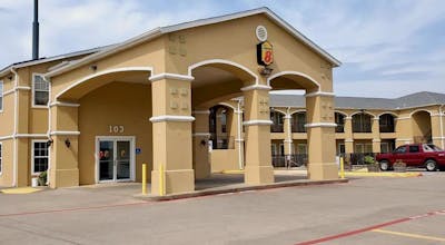 Super 8 by Wyndham Forney/East Dallas