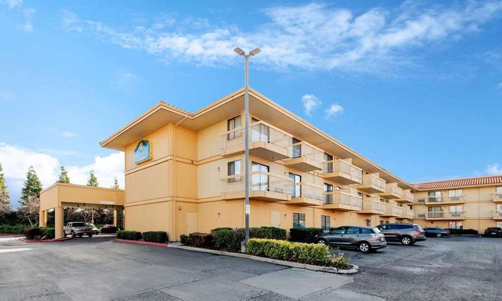 La Quinta Inn & Suites by Wyndham Oakland - Hayward
