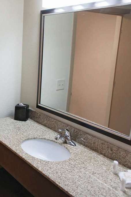 Hotel La Quinta Inn & Suites by Wyndham Oakland - Hayward photo 3