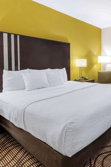 Hotel La Quinta Inn & Suites by Wyndham Artesia photo 4