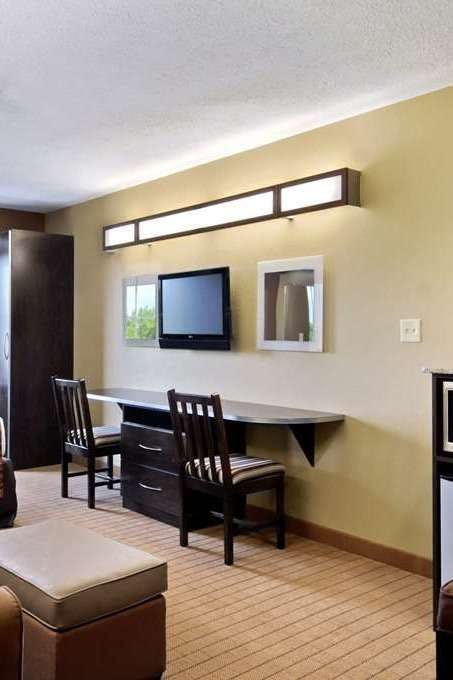 Hotel Microtel Inn & Suites by Wyndham Marietta photo 3
