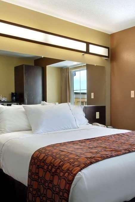 Hotel Microtel Inn & Suites by Wyndham Marietta photo 1