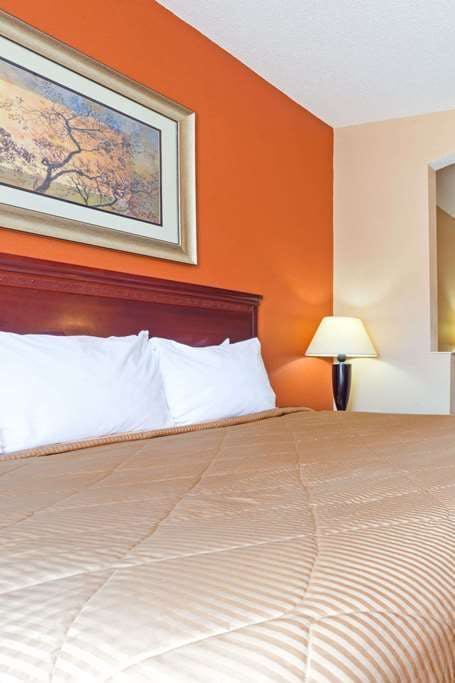 Hotel Days Inn by Wyndham Coliseum Montgomery AL photo 1