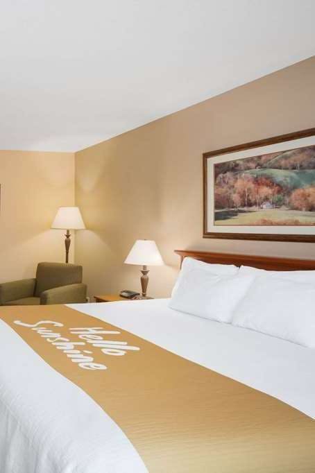 Hotel Days Inn and Suites Cuba photo 1