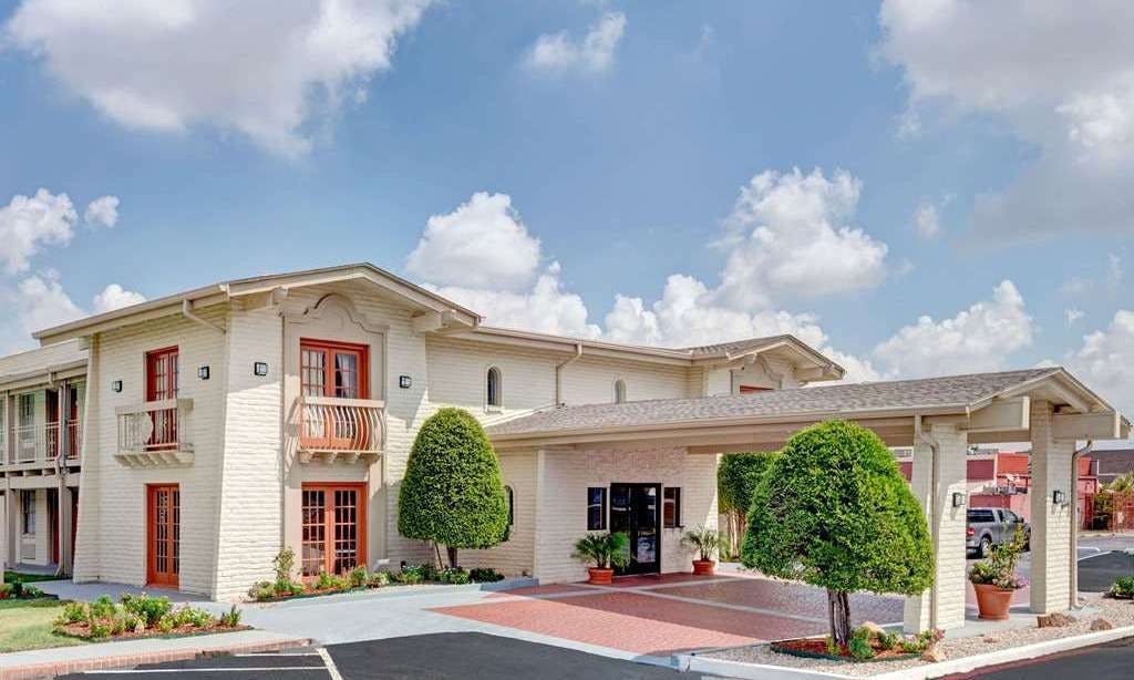 Travelodge by Wyndham North Richland Hills/Dallas/Ft Worth