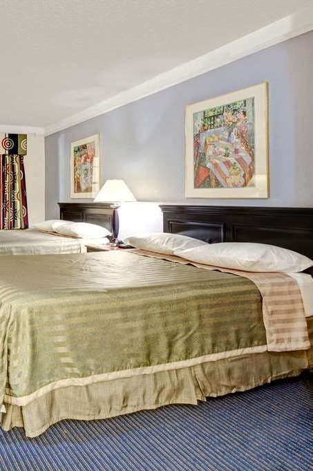 Hotel Travelodge by Wyndham North Richland Hills/Dallas/Ft Worth photo 2