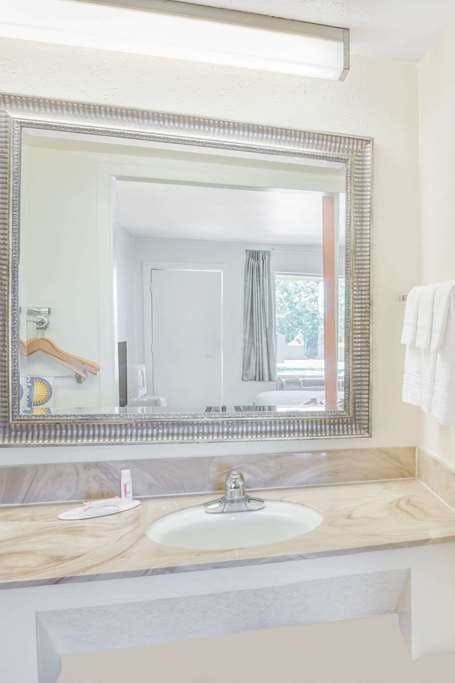 Hotel Days Inn by Wyndham Deming photo 4