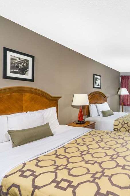 Hotel Baymont Inn and Suites Piqua photo 1