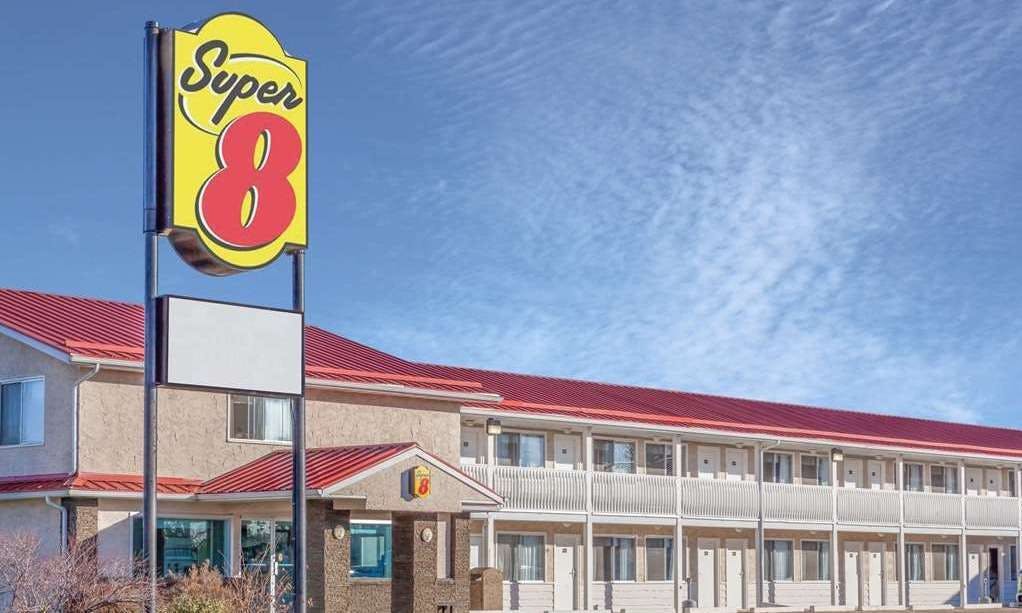 Super 8 Stettler