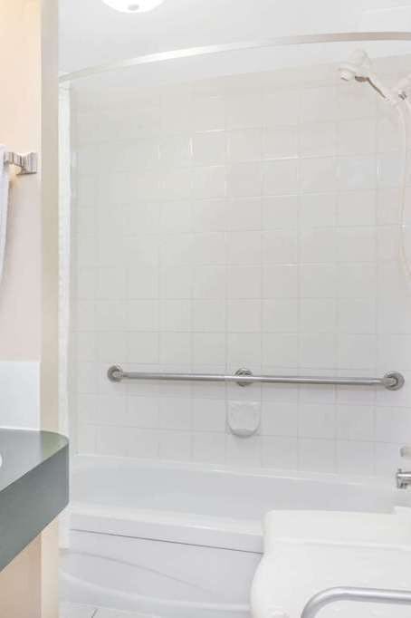 Hotel Super 8 Stettler photo 3
