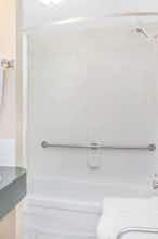 Hotel Super 8 Stettler photo 3