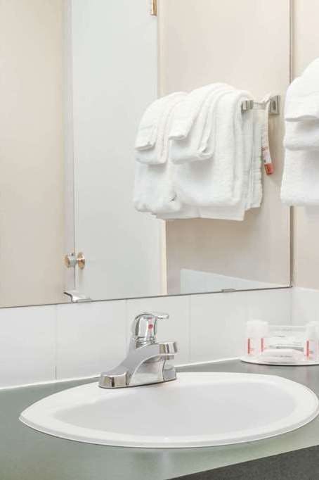 Hotel Super 8 Stettler photo 4
