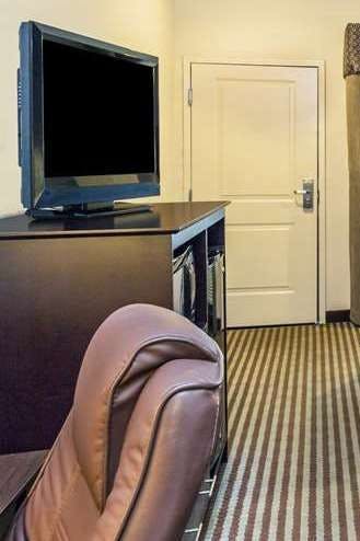 Hotel Super 8 by Wyndham Center photo 3