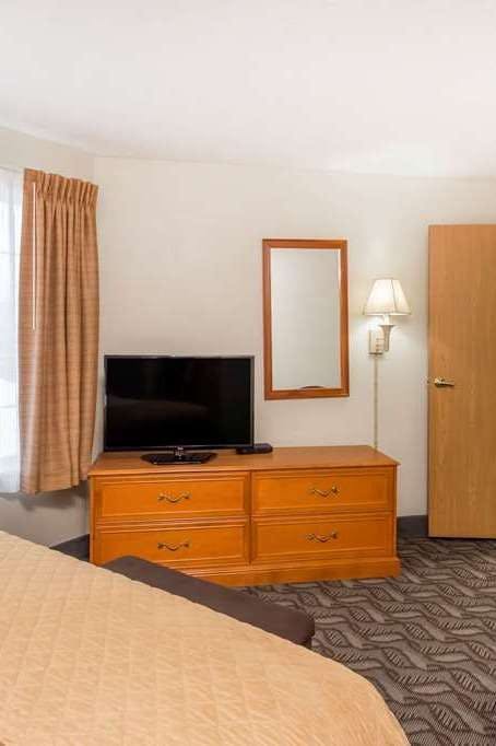 Hotel Wyndham Garden Fitchburg photo 3