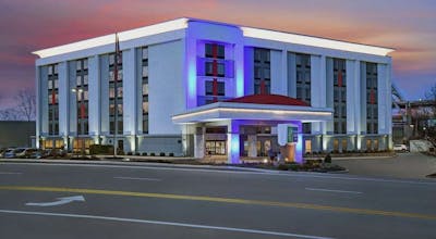 Holiday Inn Express & Suites Cincinnati Riverfront