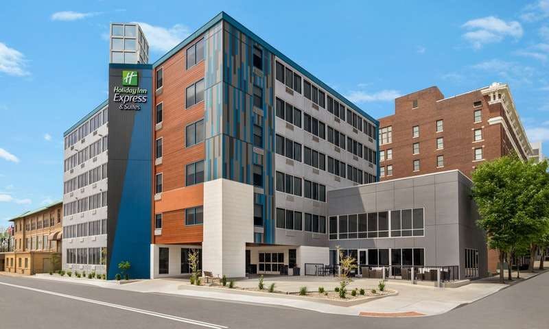 Holiday Inn Express & Suites Evansville Downtown