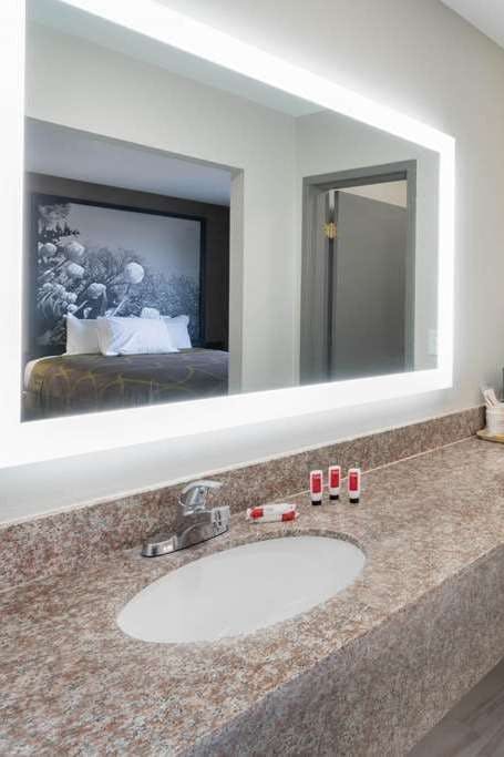 Hotel Super 8 by Wyndham Amarillo West photo 5