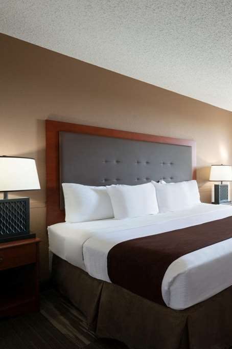 Hotel Baymont by Wyndham Mandan Bismarck Area photo 2