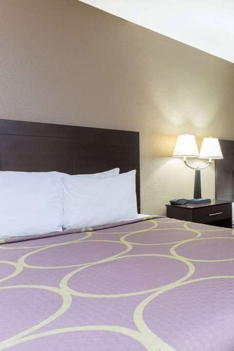 Hotel Super 8 Springfield East photo 1