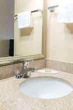 Hotel Super 8 Springfield East photo 4