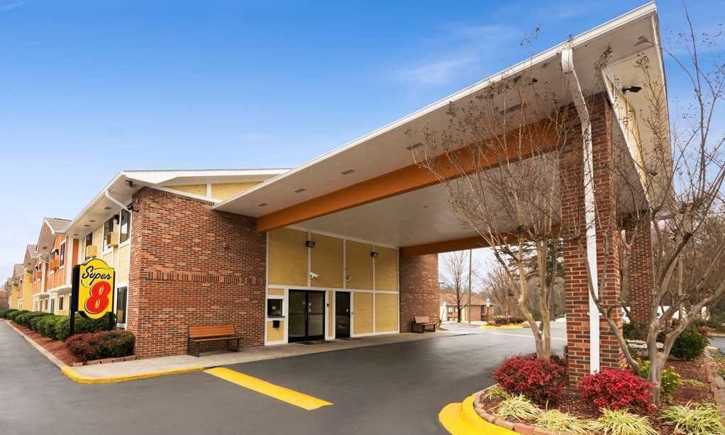 Super 8 by Wyndham Charlotte University