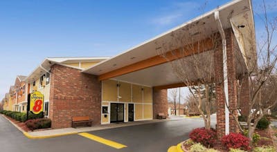 Super 8 by Wyndham Charlotte University