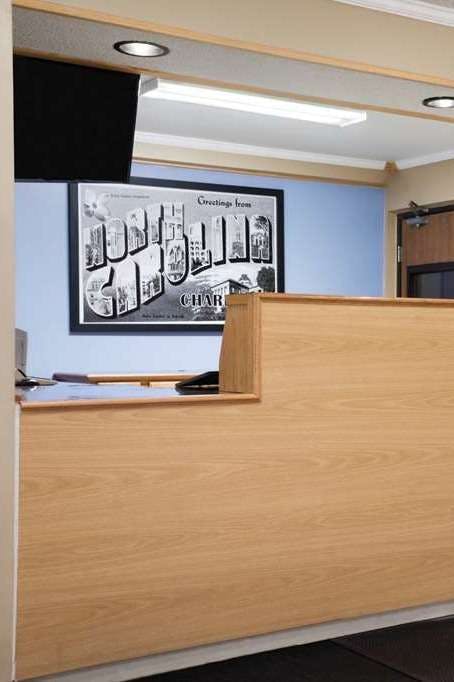 Hotel Super 8 by Wyndham Charlotte University photo 5