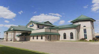 Days Inn & Suites by Wyndham Winkler