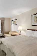 Hotel Days Inn and Suites Winkler photo 1