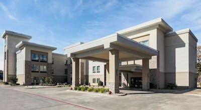 La Quinta Inn & Suites by Wyndham Tyler - University Area