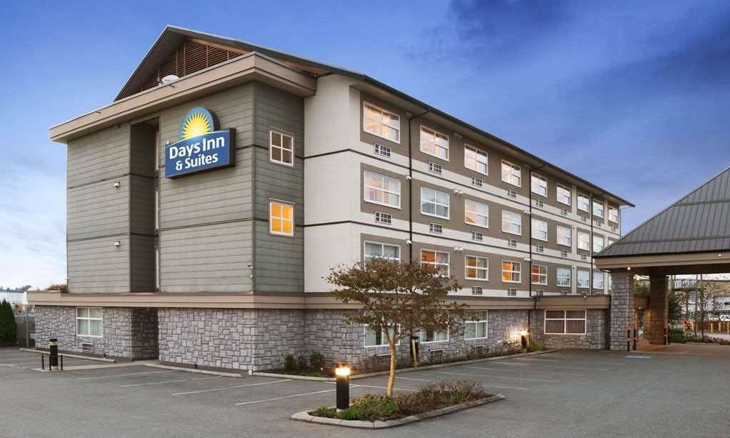 Days Inn & Suites by Wyndham Langley