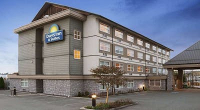 Days Inn & Suites by Wyndham Langley