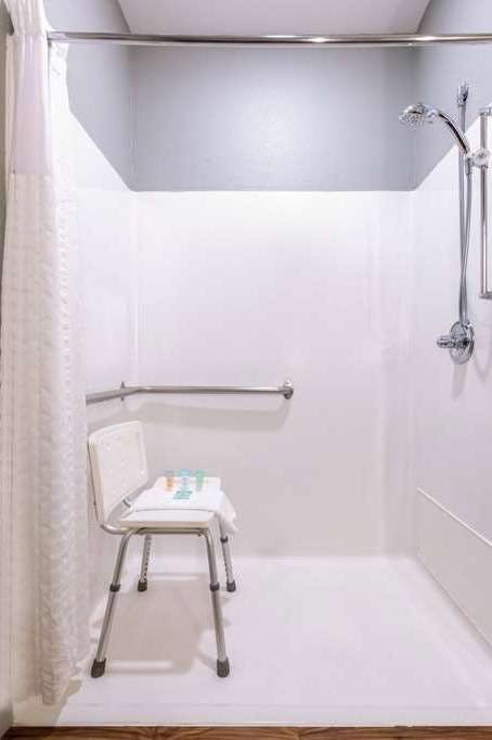 Hotel AmericInn by Wyndham Duluth photo 4