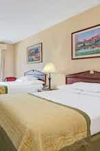Hotel Baymont IS Smithfield photo 2