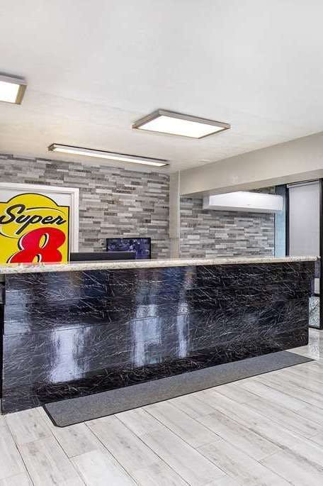 Hotel Super 8 by Wyndham Nashville West photo 1